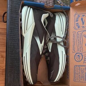 Brooks Women’s cascadia hiking shoes, black/ebony/yucca